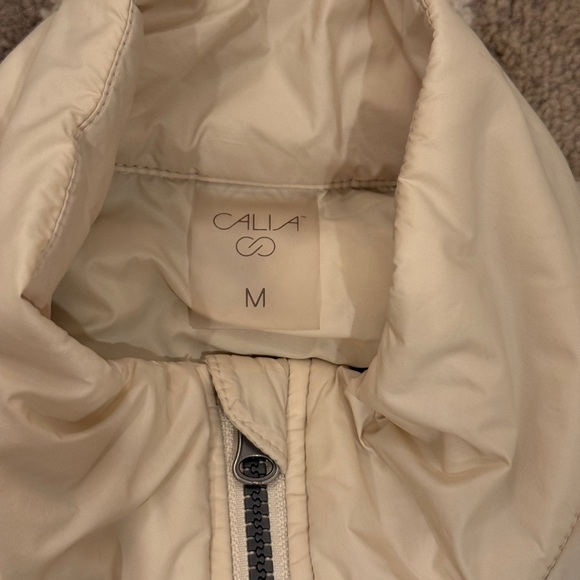 CALIA Cold Dash Run Vest Medium Ivory White Perfect for fall and winter! - Picture 12 of 13